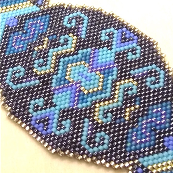 🔥SOLD🔥 for funds raiser dog rescue at Comanche PowWow🔥 Beaded Blue Bracelet - Picture 6 of 11